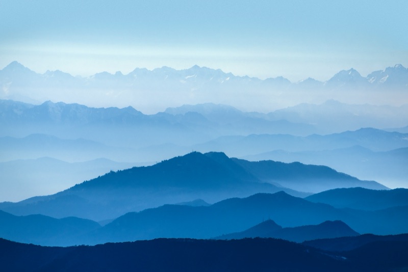 Quiet horizons